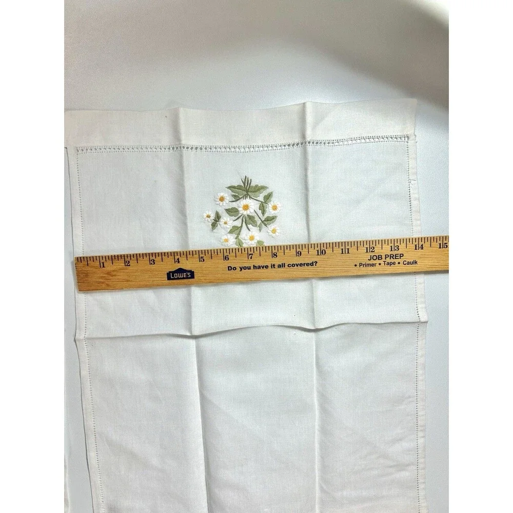 Daisy white linen